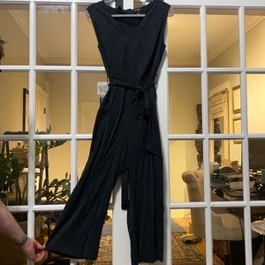 NICOLE MILLER black, sleeveless jumpsuit, cropped length, belted, pockets, US 8